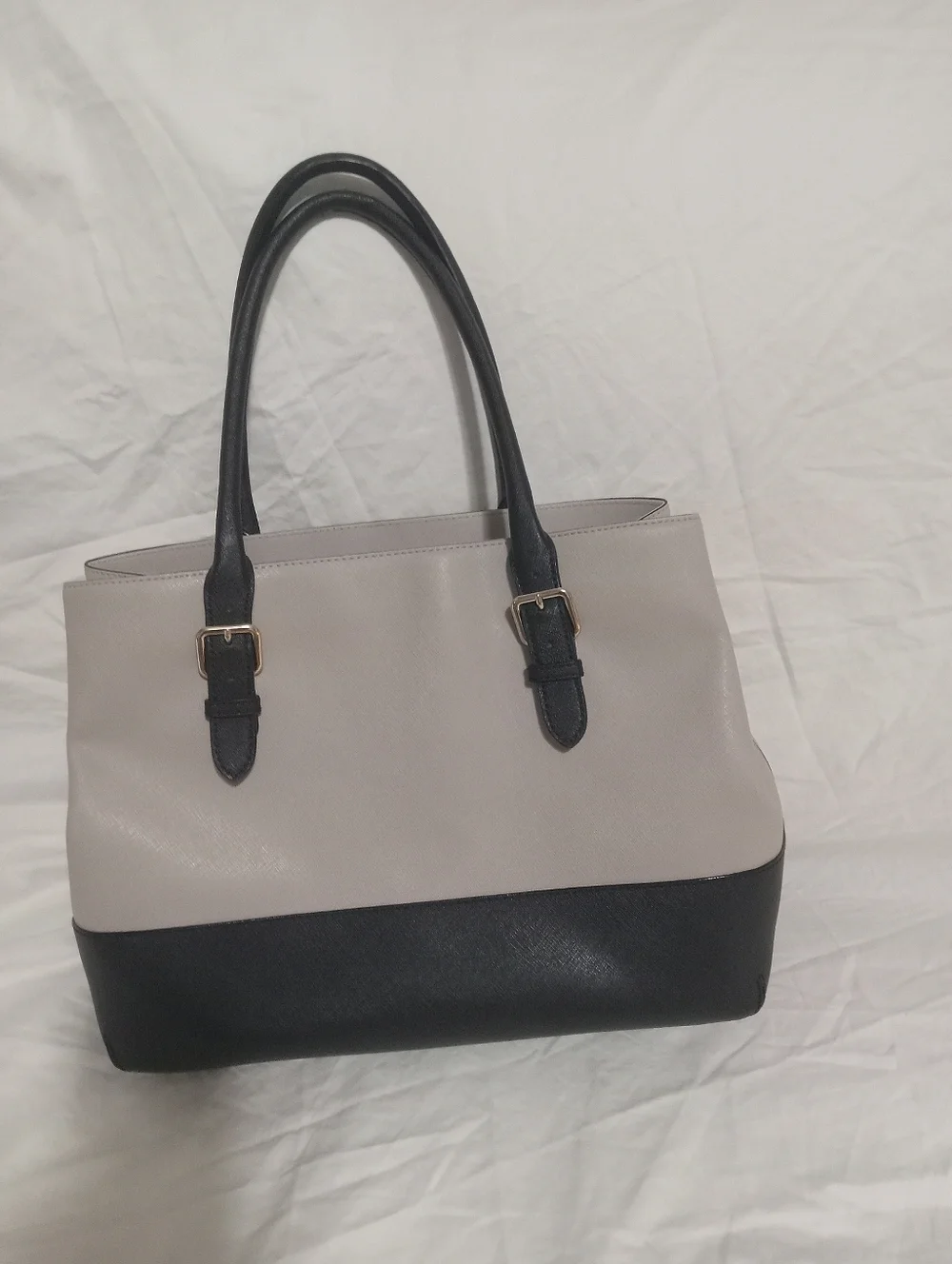 Kate Spade Two-Tone Black and Cream Satchel Purse Approx 16 WideX11 High Leather - Picture 3 of 8